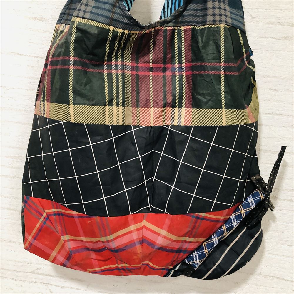 チェック柄　エコバッグ　(Check Patterned Eco-Friendly Bag)