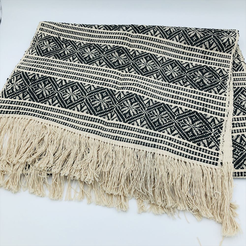 チン族　伝統文様　ラグ　(Traditional Chin Rug)